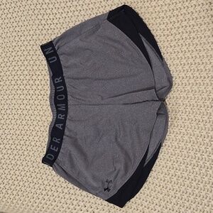 Under Armour Grey and Black Loose Shorts | Size M